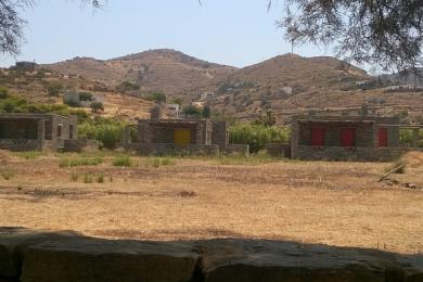 COMPLEX OF THREE SUMMER HOUSES IN THE AREA OF OTZIAS