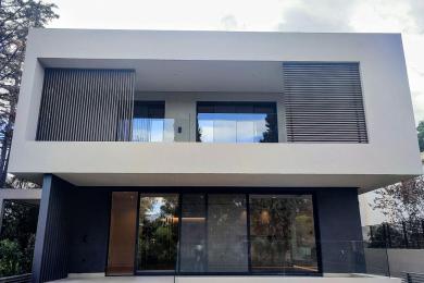 Ekali, Secluded luxury villa for sale